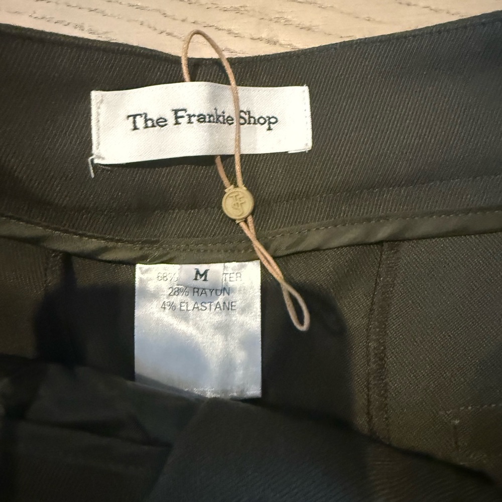 NWOT The Frankie Shop Kamila Wide Leg Trousers
Khaki -  Medium - Picture 4 of 7